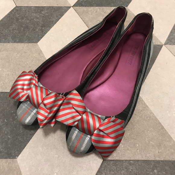 Coach Shoes - Coach flats with bow 🎀